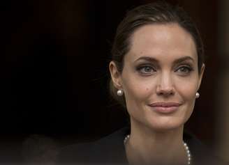 Angelina Jolie critica racismo: 'acabar com abuso policial é apenas o começo'
