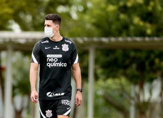 Danilo Avelar assumiu ter feito comentário racista durante jogo online (Foto: Rodrigo Coca/Ag. Corinthians)