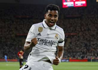 Rodrygo, do Real Madrid, comemora gol marcado na final da Copa do Rei diante do Osasuna, neste sábado, 6.