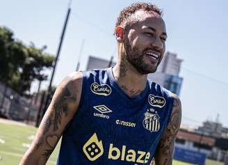 Neymar em treinamento no Santos