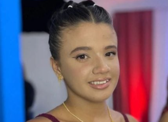 Simone de Cássia Galdino, de 15 anos, morreu ao retirar o celular da tomada instantes depois de sair do banho
