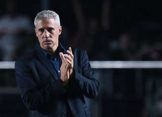 Hernán Crespo, técnico do São Paulo, na partida contra o Santos