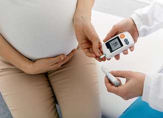 Diabetes gestacional pode afetar o metabolismo do bebê antes do nascimento