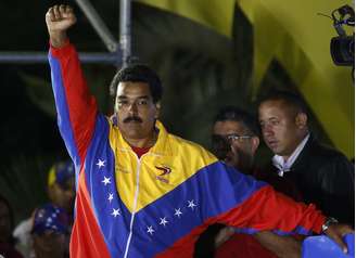 <p>Maduro comemora no Palácio de Miraflores após confirmação da vitória</p>