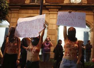 Desaparecimento de estudantes causa comoção em todo o país