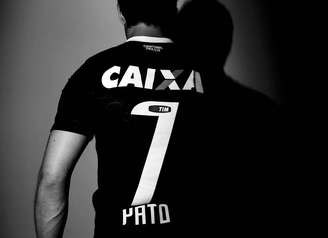 Clubes europeus estão de olho em Pato, cujo empréstimo ao São Paulo acaba em dezembro