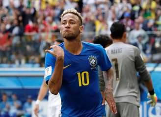 Neymar comemora gol contra a Costa Rica
