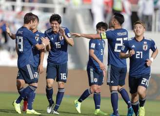 Japoneses comemoram gol que os levaram às quartas de final da Copa da Ásia (Foto: Reprodução Twitter)