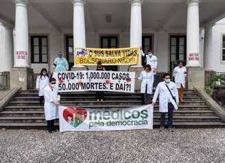Em Salvador, profissionais da saúde fazem protesto neste domingo, 21