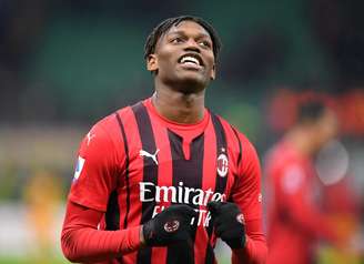 Rafael Leão comemora gol na vitória do Milan nesta quinta-feira Daniele Mascolo Reuters