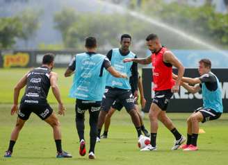 Jogadores do Timão durante o treino de sábado (Foto: Rodrigo Coca/ Agência Corinthians)