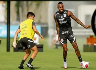 Raul Gustavo em ação no treino do Timão (Foto: Rodrigo Coca / Agência Corinthians)