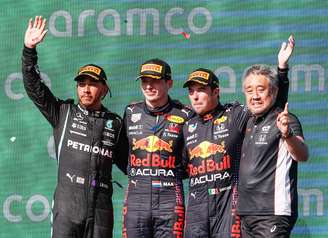 Masashi Yamamoto representando a Red Bull Honda no pódio do GP dos EUA