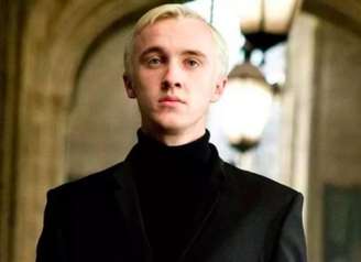 O ator Tom Felton, conhecido por interpretar o Draco Malfoy na saga Harry Potter, está faturando alto com a produção de vídeos personalizados em uma plataforma online.