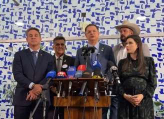 O líder do PL na Câmara, Sóstenes Cavalcante, durante entrevista em que classificou como retaliação o processo contra Eduardo Bolsonaro.