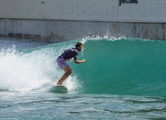 Pedro Raul mostra habilidade sobre a prancha.