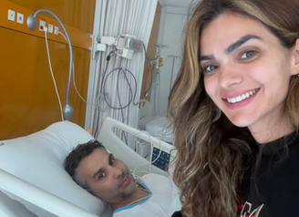 Kelly Key ao lado do marido, Mico Freitas, após cirurgia no coração