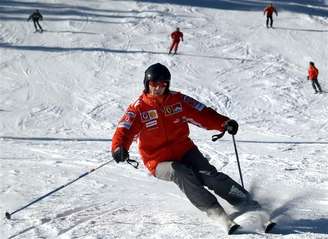 <p>Schumacher tinha uma câmera acoplada em seu capacete enquanto esquiava</p>