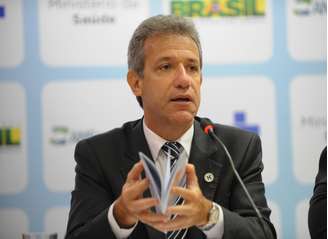 <p>O ministro da Saúde, Arthur Chioro divulga, em Brasília, medidas para estímulo ao parto normal e para redução de cesarianas desnecessárias entre as consumidoras de planos de saúde</p>