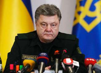 <p>Presidente ucraniano protesta porque a Rússia não teria cumprido acordo de cessar-fogo</p>