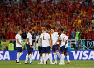 Jogadores ingleses após derrota para a Bélgica
 REUTERS/Lee Smith