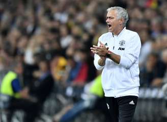 Mourinho mexeu o time e conseguiu a terceira vitória seguida (Foto: AFP)