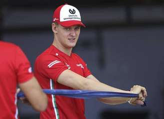 Filho de Schumacher é anunciado como piloto da Ferrari