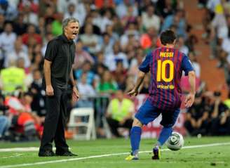 Durante trabalho no Real Madrid, Mourinho enfrentou Messi em diversas ocasiões DANI POZO / AFP
