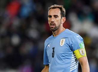 Atlético-MG anuncia a contratação do zagueiro Diego Godín