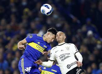 Corinthians segura empate com o Boca e mantém liderança