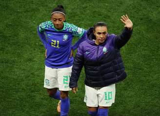 Marta acena para o público após eliminação do Brasil
02/08/2023
REUTERS/Asanka Brendon Ratnayake