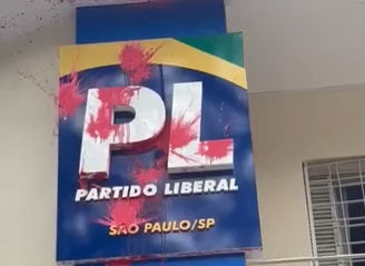 MST ataca sede do PL em São Paulo para 'defender natureza'