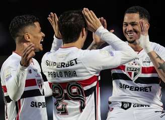 Luciano comemora marcado contra o Botafogo.