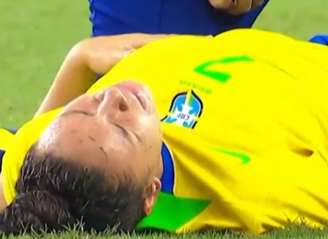 Dudinha chora muito após sofrer forte lesão durante amistoso da Seleção –