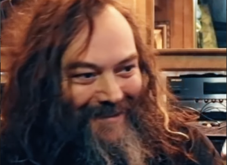 O músico que era "Deus em forma física" na Terra segundo Max Cavalera