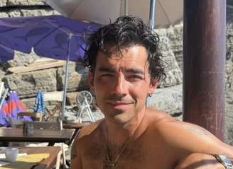 Joe Jonas relembrou o momento assustador que viveu durante duas férias na Itália