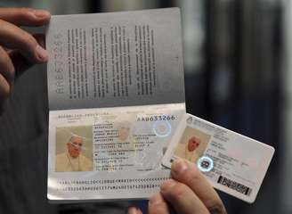 O papa Francisco renovou seu passaporte e sua carteira de identidade como cidadão argentino comum. 17/02/2014