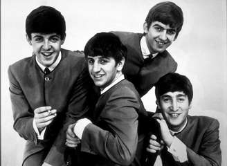Paul McCartney, Ringo Starr, George Harrison, e John Lennon