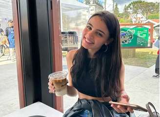 Maria Clara Cunha Seraphim, de 18 anos, tirou 1.000 na redação do Enem 2025