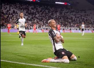 Kayke vai estar em campo pelo Corinthians 