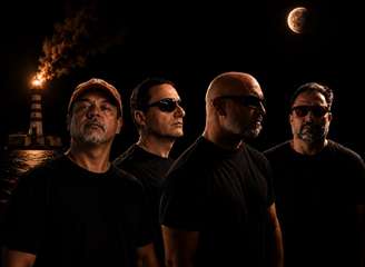 Living in the Shit retorna após 30 anos com músicas inéditas em seu disco "Corais"