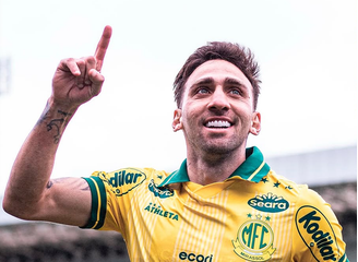 Mirassol vence o Coritiba de virada 