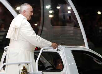 Papa Francisco no papamóvel ao chegar a Manila. 15/1/2015