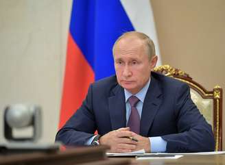 Presidente da Rússia, Vladimir Putin, participa de reunião por vídeo nos arredores de Moscou
14/10/2020 Sputnik/Alexei Druzhinin/Kremlin via REUTERS