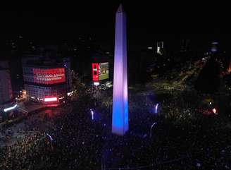 Título da Copa América levou multidão às ruas de Buenos Aires durante madrugada.