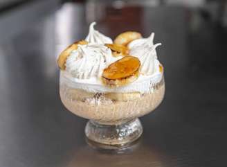 Na foto o merengue de banana. Merengues preparados na escola de gastronomia Wilma Kovesi, em Sao Paulo