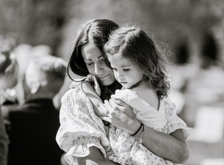 Influenciadora revela morte de caçula no Natal um ano e meio após perder outra filha