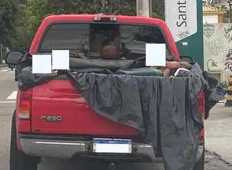 Picape com 'piscina' improvisada é flagrada pela Polícia Militar Rodoviária