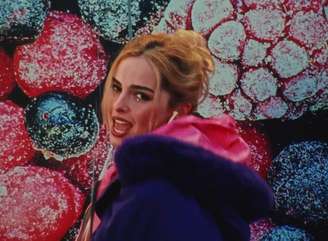 Addison Rae se apresenta no domingo, 22, no Lollapalooza Brasil 2026.