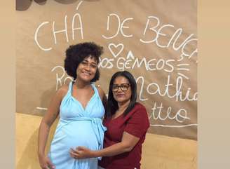 Mãe de gêmeos prematuros, Adriane Caroline morreu dias após parto